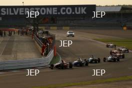 Start of Race 1 Colin Noble (GBR) MGR Motorsport Formula Renault leads