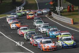 Start, Dan Cammish (GBR) Redline Racing Porsche Carrera Cup and Stephen Jelley (GBR) Team Parker Racing Porsche Carrera Cup