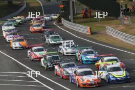 Start, Dan Cammish (GBR) Redline Racing Porsche Carrera Cup and Stephen Jelley (GBR) Team Parker Racing Porsche Carrera Cup