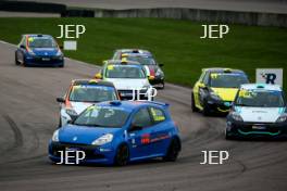 Start of Race 2 Ben Colburn (GBR) Westbourne Motorsport Renault Clio Cup leads