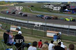 GT4  Thruxton Race Start