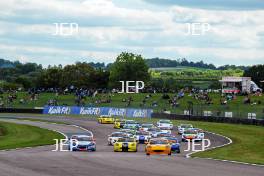 Ginetta GT5 Race 1 Start