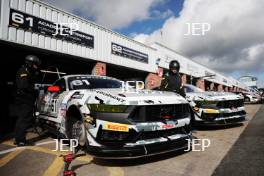 #61 Erik Evans / Marco Signoretti - Academy Motorsport Ltd Ford Mustang GT4 2024