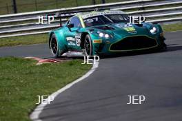 #97 Andrew Howard / Jessica Hawkins - Beechdean Motorsport Ltd Aston Martin Vantage AMR GT3 Evo