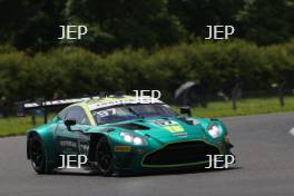 #97 Andrew Howard / Jessica Hawkins - Beechdean Motorsport Ltd Aston Martin Vantage AMR GT3 Evo