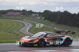 #27 Mark Radcliffe / Tom Gamble - Optimum Motorsport McLaren 720S GT3 Evo