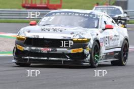 #61 Erik Evans / Marco Signoretti - Academy Motorsport Ltd Ford Mustang GT4 2024