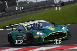 #97 Andrew Howard / Jessica Hawkins - Beechdean Motorsport Ltd Aston Martin Vantage AMR GT3 Evo