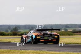 #27 Mark Radcliffe / Tom Gamble - Optimum Motorsport McLaren 720S GT3 Evo