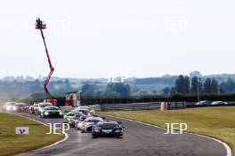 Start of Race 2 - #78 Alex Martin / Sandy Mitchell - Barwell Motorsport Lamborghini Huracan GT3 Evo leads