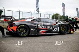 #63 Rob Collard / Ricky Collard - Barwell Motorsport Lamborghini Huracan GT3 Evo