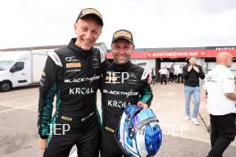 #87 Giacomo Petrobelli / Jonny Adam ? Blackthorn Aston Martin Vantage AMR GT3 