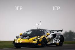 #90 Jack Brown / Zac Meakin - Optimum Motorsport McLaren Artura GT4 