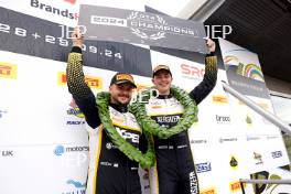 #90 Jack Brown / Zac Meakin - Optimum Motorsport McLaren Artura GT4 