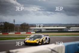 #90 Jack Brown / Zac Meakin - Optimum Motorsport McLaren Artura GT4