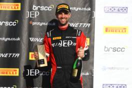 #77 Gareth Thomas - W2R Ginetta GT Academy