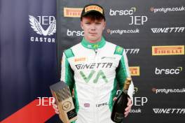 #18 Torrin Byrne - Pace Performance Ginetta Junior 