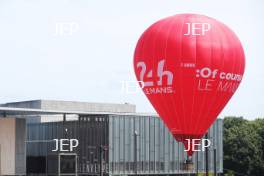 Hot air balloon at the Le Mans City Centre Progression